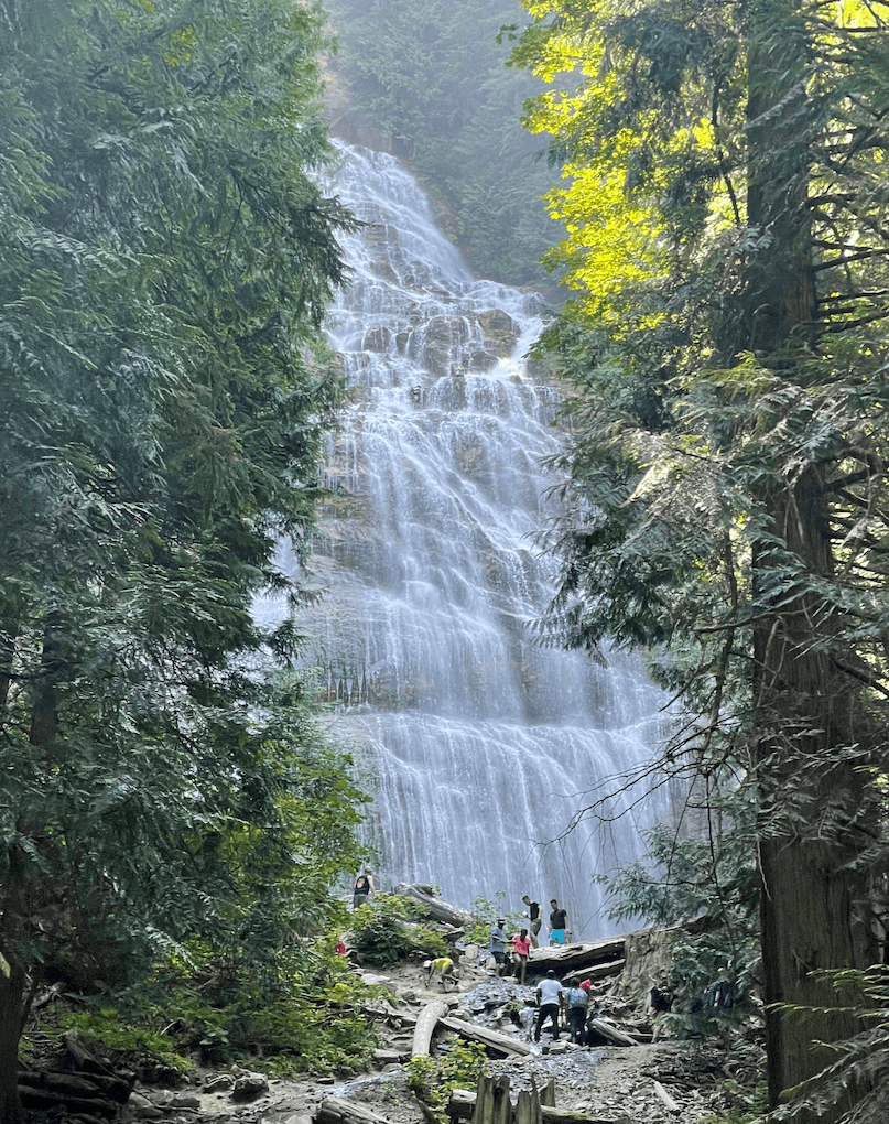 茶壺山 Teapot Hill
Cultus Lake
新娘瀑布 Bridal Veil Falls