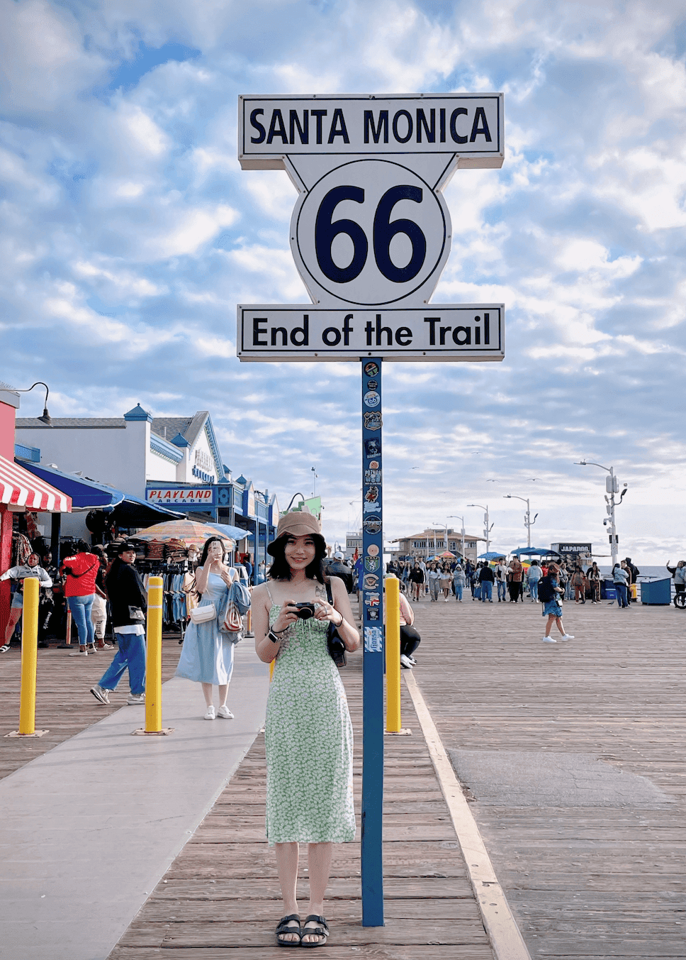 Santa Monica 聖塔莫尼卡
Santa Monica beach（聖莫尼卡海灘）
Santa Monica pier(聖塔莫尼卡碼頭)
Route 66（66號公路牌子）