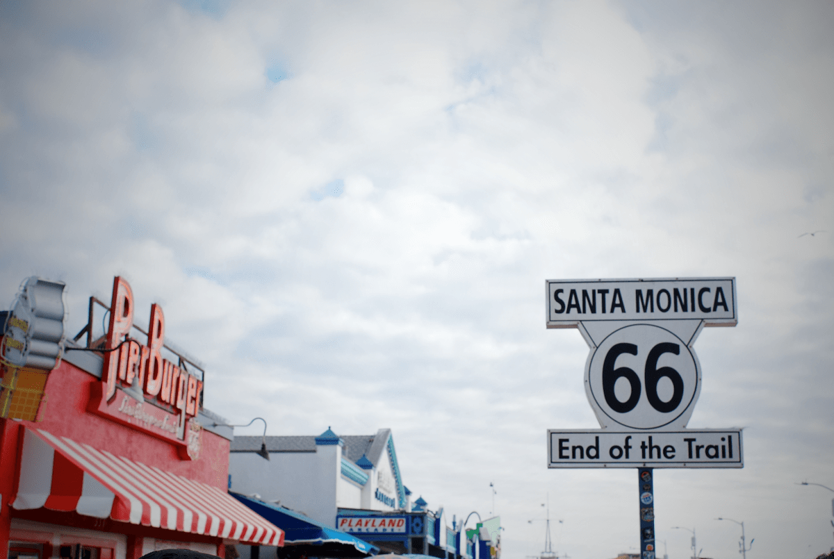 Santa Monica 聖塔莫尼卡
Santa Monica beach（聖莫尼卡海灘）
Santa Monica pier(聖塔莫尼卡碼頭)
Route 66（66號公路牌子）