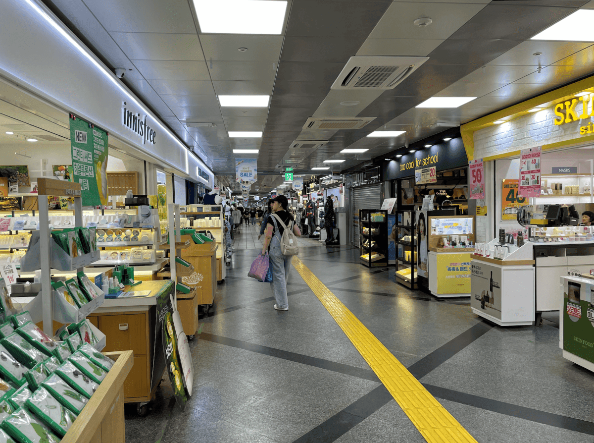 【濟州島自由行不開車攻略】濟州旅遊Jeju Island交通、美食、17個景點地圖(內附韓文翻譯)、門票花費 - 第23張圖 濟州島 Jeju Island 自由行
中央地下街 제주중앙지하상가
龍頭岩 용두암
龍淵雲橋 용연구름다리
東門市場 동문시장