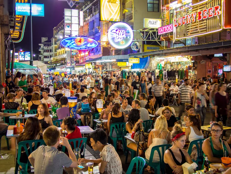 曼谷景點【考山路Khao San Road】曼谷酒吧、美食、背包客夜生活一條街 - 第3張圖