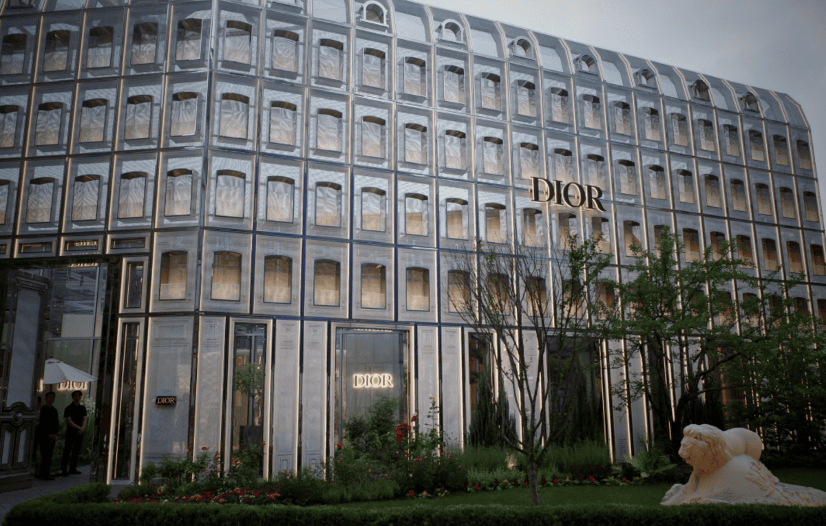 【2025首爾景點 聖水洞】Dior期間概念店、Nudake、Cafe Onion、首爾林、建大商圈|文青必訪、舊倉庫改建咖啡廳 - 第5張圖 聖水洞、首爾林 Seongsu
Dior期間概念店 디올 성수 팝업스토어 Nudake 누데이크
Cafe Onion 어니언 성수
新沙牛烤腸 신사소곱창 성수점
建大商圈 건대입구