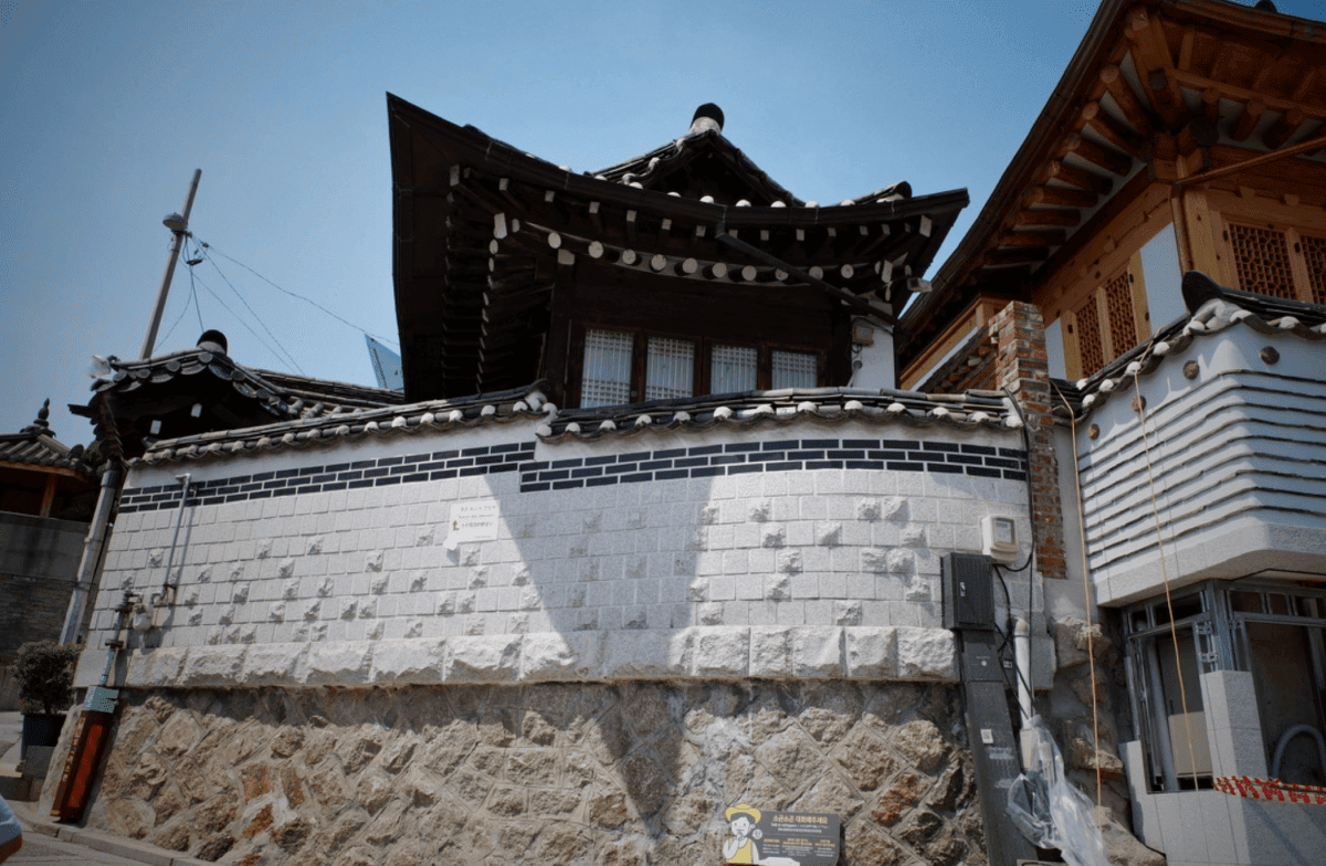【2025首爾安國站攻略】 三清洞、仁寺洞、北村八景、7家首爾韓服租借推薦、小眾免費宮殿雲峴宮 - 第14張圖 首爾安國站 三清洞、仁寺洞、北村、雲峴宮
TAMBURINS
안녕인사동 你好仁寺洞
Ssamziegil 人人廣場
인사동
운현궁
삼청동
北村八景 북촌8경
西花韓服
韓服男Hanboknam韓服
藝人韓服
宮女狐韓服
一日韓服
古宮韓服
ohnelharuhanbok 韓服