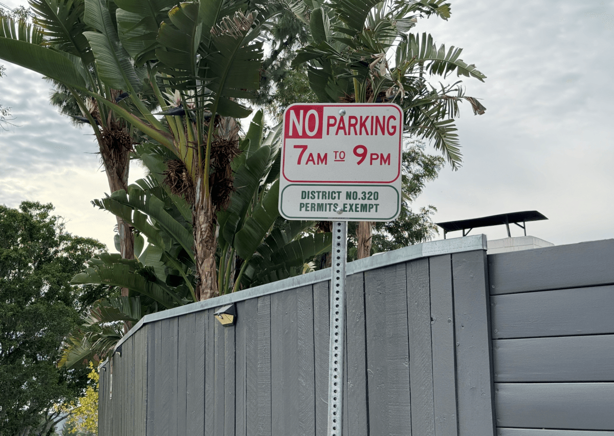 好萊塢標誌 Hollywood sign
Lake Hollywood Park
6010 Deronda Drive 
