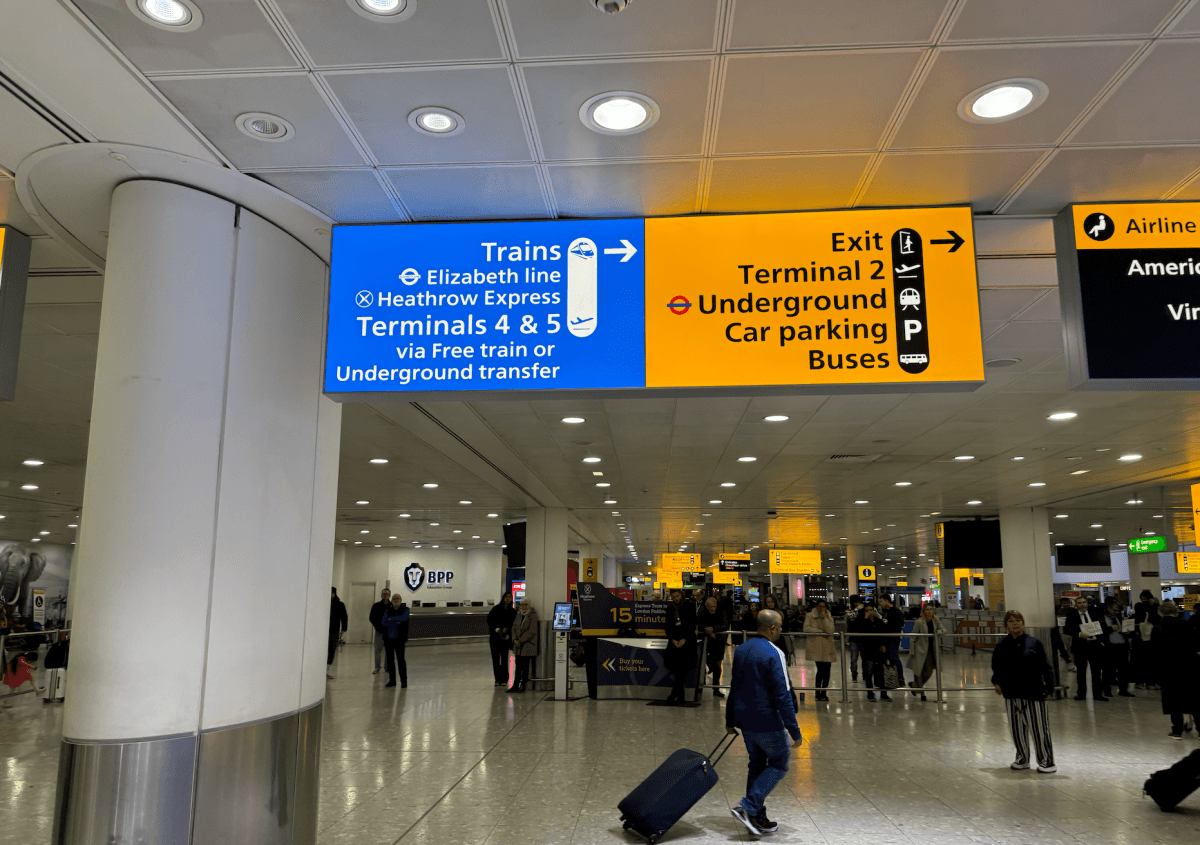 倫敦希斯洛機場Heathrow Airport
蓋威克機場Gatwick Airport
機場快線 Heathrow Express
牡蠣卡Oyster Card 
地鐵 London Underground(Tube)