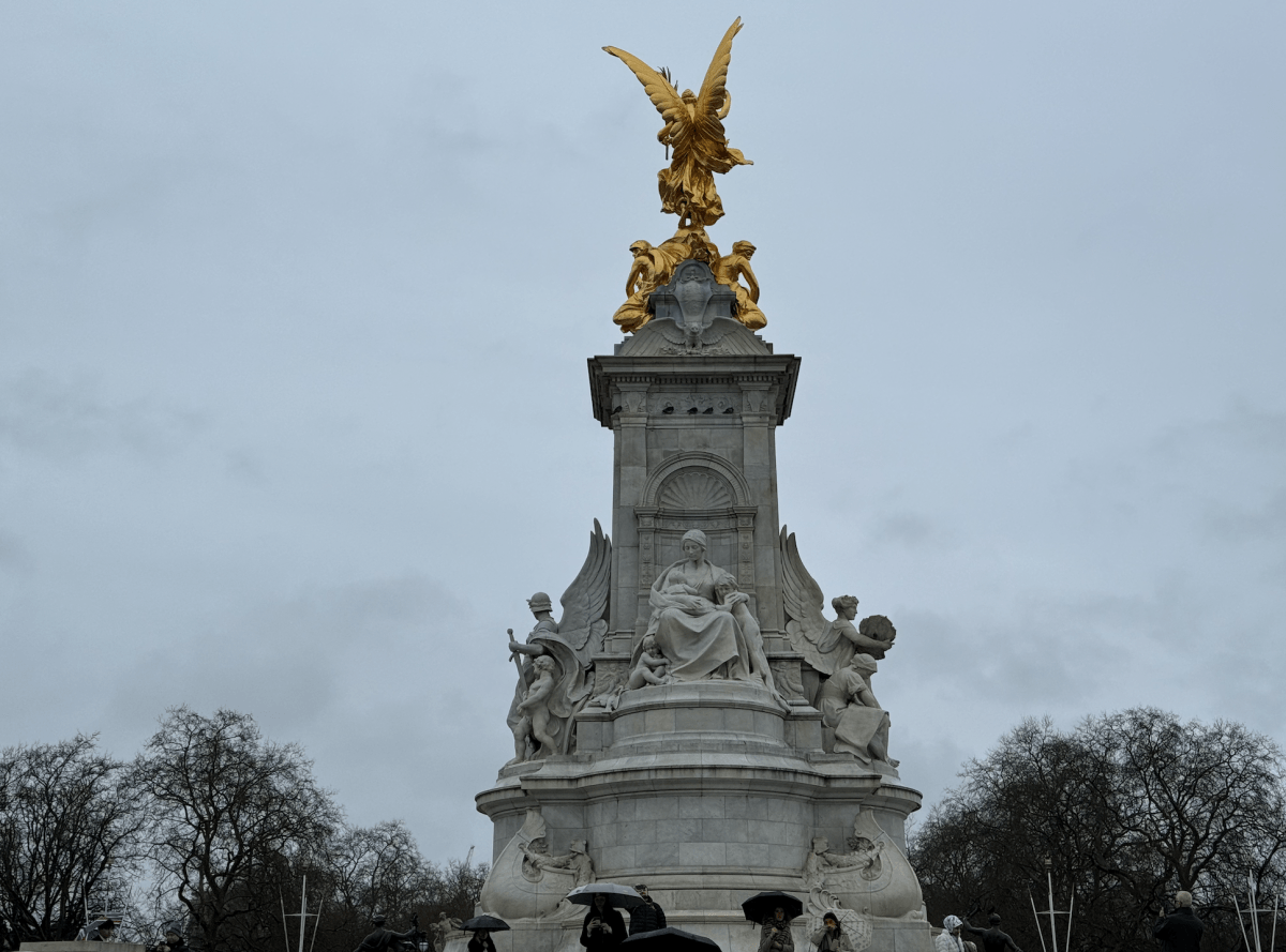 白金漢宮 Buckingham Palace
維多利亞紀念碑(The Victoria Memorial)