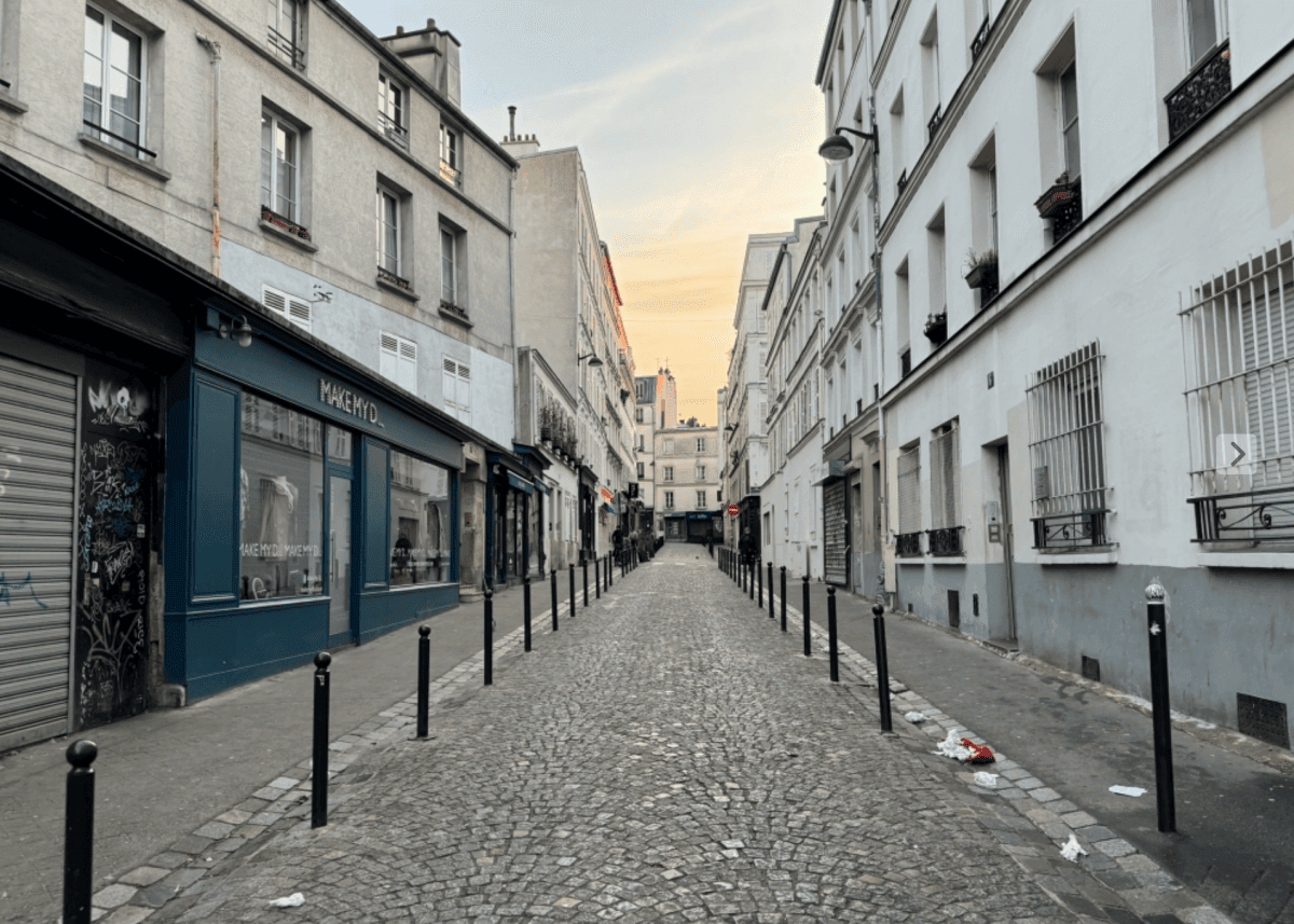 巴黎蒙馬特Montmartre
蒙馬特纜車(Funiculaire de Montmartre)
愛牆 Le Mur des je t'aim 
聖心堂 La Basilique du Sacré-Cœur 
小丘廣場 Place du Tertre
蒙馬特博物館 Musée de Montmartre
玫瑰之家 La Maison Rose
達利妲廣場 Place Dalida
紅磨坊 Moulin Rouge
Rue de l'Abreuvoir
狡兔酒吧
沈默的房子
畢卡索故居
蒙馬特葡萄園
