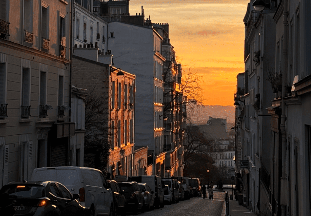 巴黎蒙馬特Montmartre
蒙馬特纜車(Funiculaire de Montmartre)
愛牆 Le Mur des je t'aim 
聖心堂 La Basilique du Sacré-Cœur 
小丘廣場 Place du Tertre
蒙馬特博物館 Musée de Montmartre
玫瑰之家 La Maison Rose
達利妲廣場 Place Dalida
紅磨坊 Moulin Rouge
Rue de l'Abreuvoir
狡兔酒吧
沈默的房子
畢卡索故居
蒙馬特葡萄園
