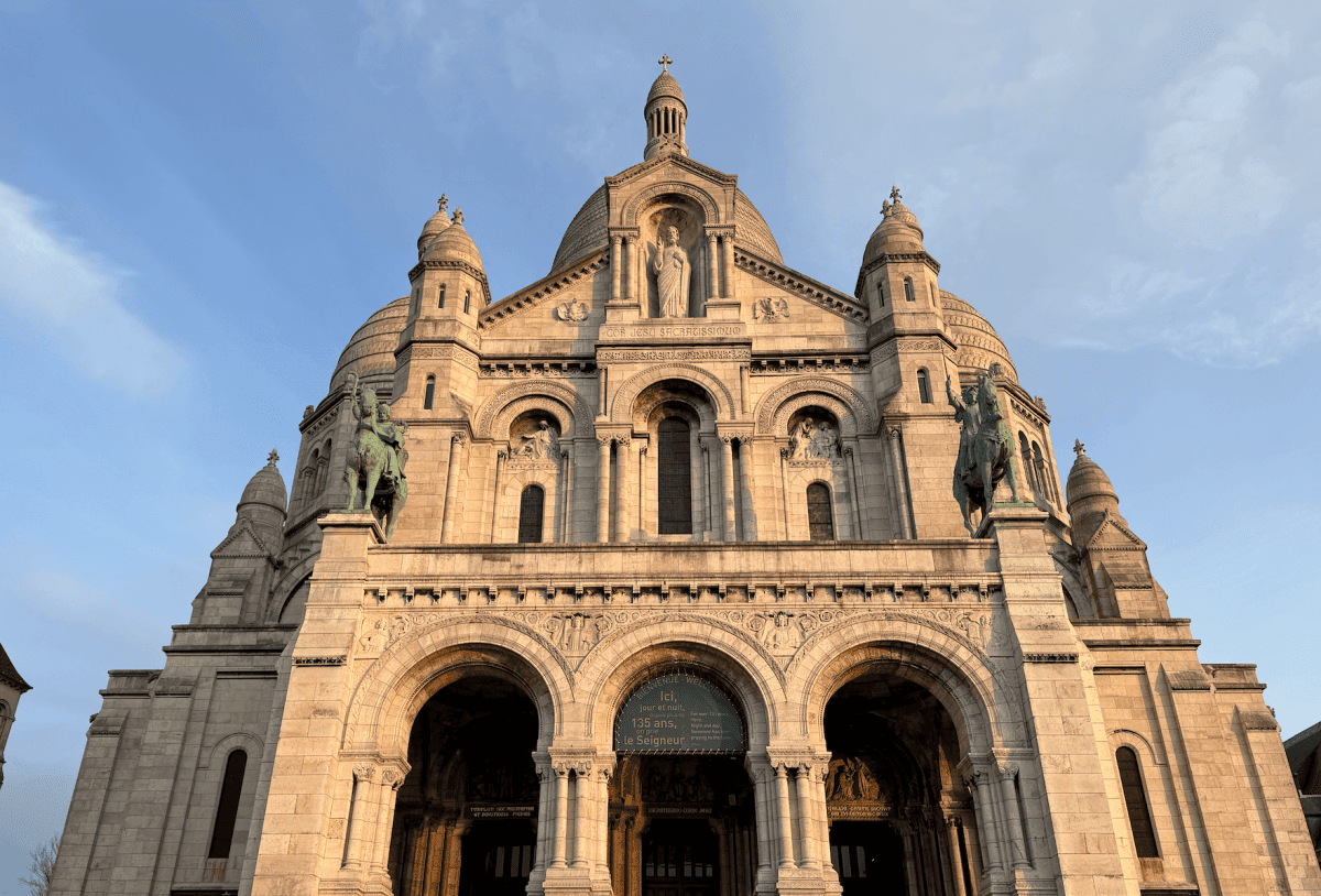 巴黎蒙馬特Montmartre
蒙馬特纜車(Funiculaire de Montmartre)
愛牆 Le Mur des je t'aim 
聖心堂 La Basilique du Sacré-Cœur 
小丘廣場 Place du Tertre
蒙馬特博物館 Musée de Montmartre
玫瑰之家 La Maison Rose
達利妲廣場 Place Dalida
紅磨坊 Moulin Rouge
Rue de l'Abreuvoir
狡兔酒吧
沈默的房子
畢卡索故居
蒙馬特葡萄園
