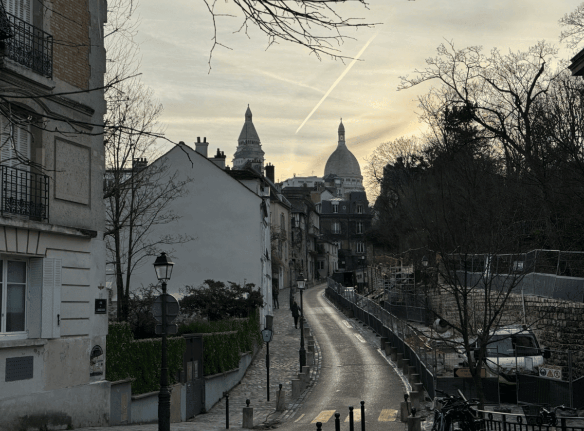 巴黎蒙馬特Montmartre
蒙馬特纜車(Funiculaire de Montmartre)
愛牆 Le Mur des je t'aim 
聖心堂 La Basilique du Sacré-Cœur 
小丘廣場 Place du Tertre
蒙馬特博物館 Musée de Montmartre
玫瑰之家 La Maison Rose
達利妲廣場 Place Dalida
紅磨坊 Moulin Rouge
Rue de l'Abreuvoir
狡兔酒吧
沈默的房子
畢卡索故居
蒙馬特葡萄園
