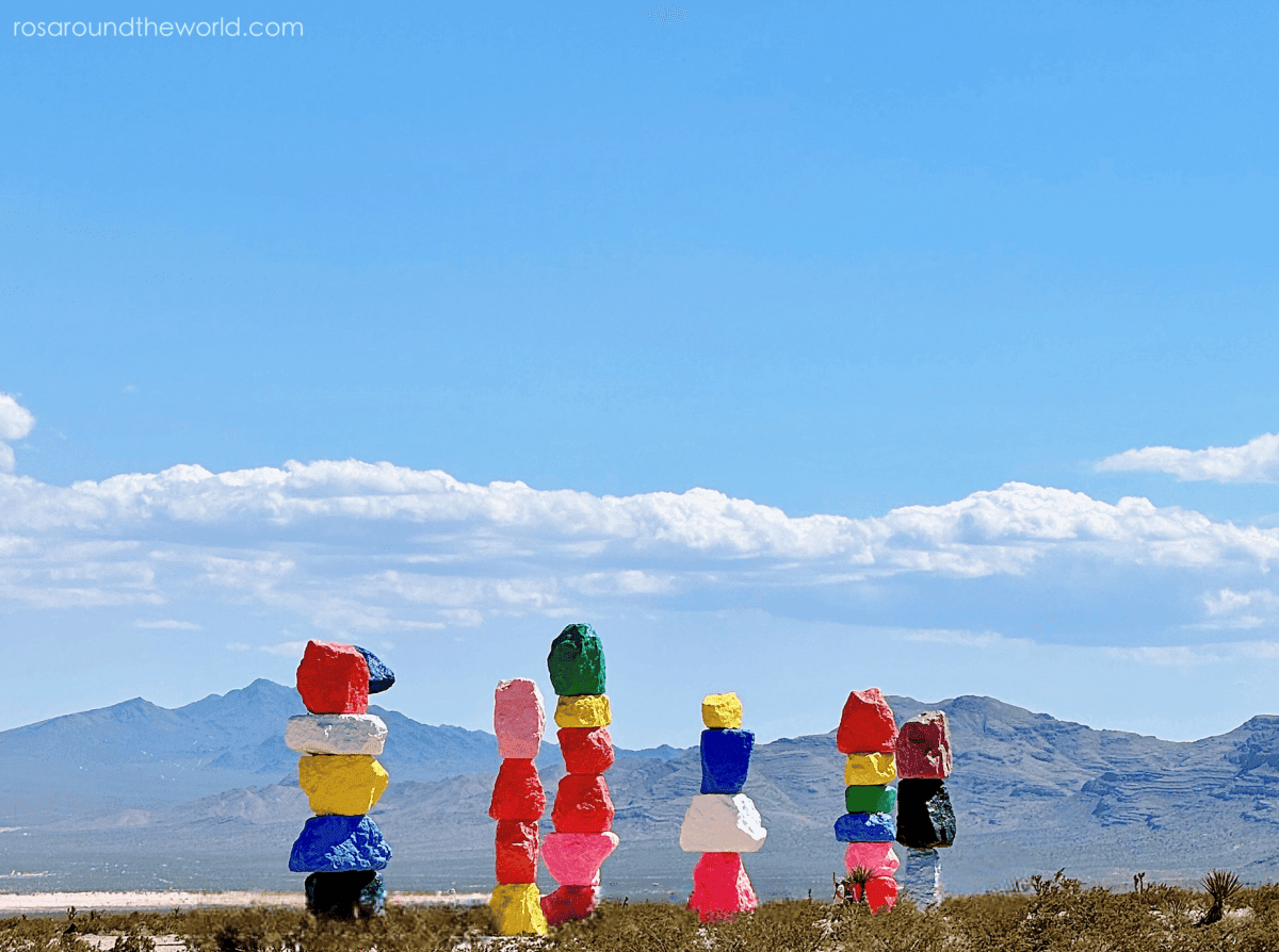 【七魔山】拉斯維加斯周圍必去:7 Magic Mountains 佇立沙漠中的七彩石頭 - 第1張圖 7 Magic Mountains