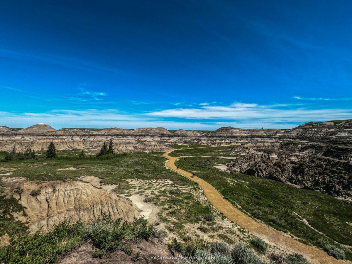 【卡加利景點】德蘭赫勒Drumheller 恐龍之都&惡地地形一日遊攻略 - 第3張圖