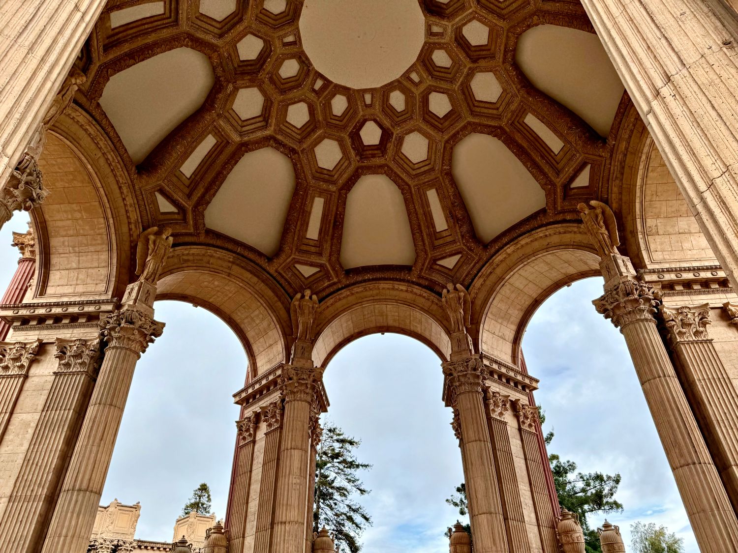 【藝術宮 Palace of Fine Arts】舊金山免費景點、絕美希臘式建築物、百年歷史花園 - 第7張圖 舊金山藝術宮 Palace of Fine Arts