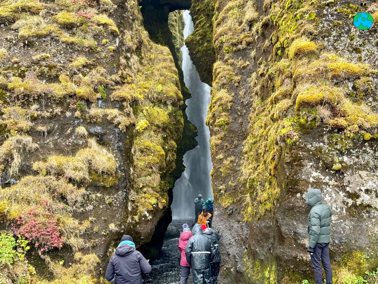 【冰島景點】塞里雅蘭瀑布Seljalandsfoss,水簾洞瀑布超震撼 - 第7張圖 冰島秘密瀑布Gljúfrabúi
