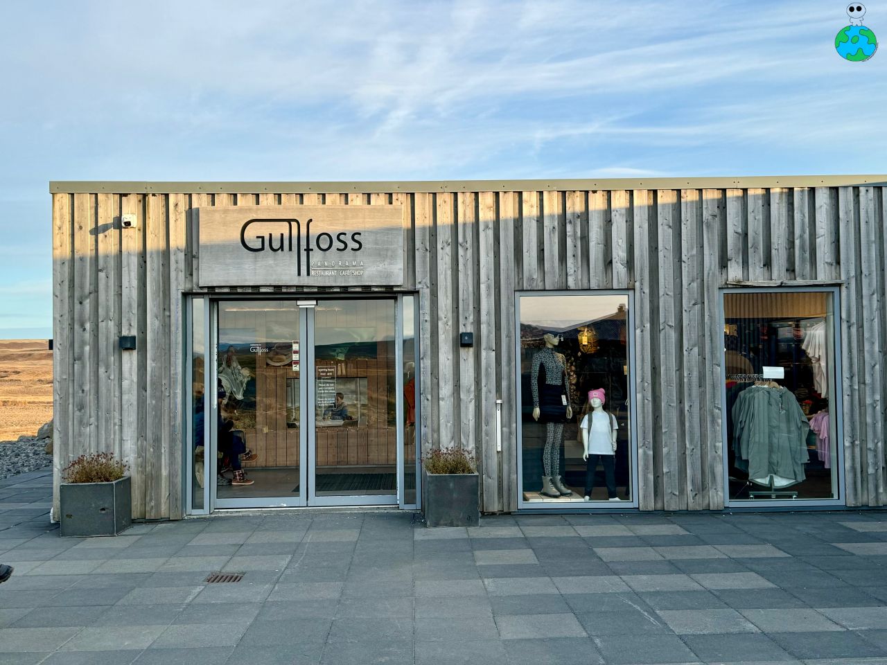 【冰島黃金圈景點】古佛斯瀑布Gullfoss,黃金瀑布羊肉湯 - 第4張圖 冰島Gullfoss古佛斯瀑布(黃金瀑布)紀念品店