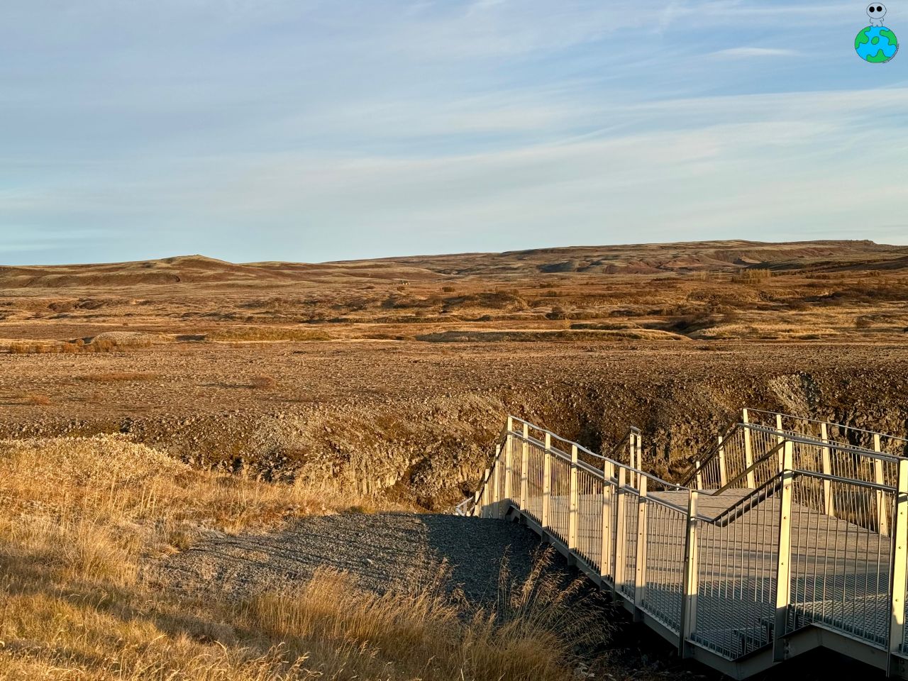 【冰島黃金圈景點】古佛斯瀑布Gullfoss,黃金瀑布羊肉湯 - 第3張圖 冰島Gullfoss古佛斯瀑布(黃金瀑布)