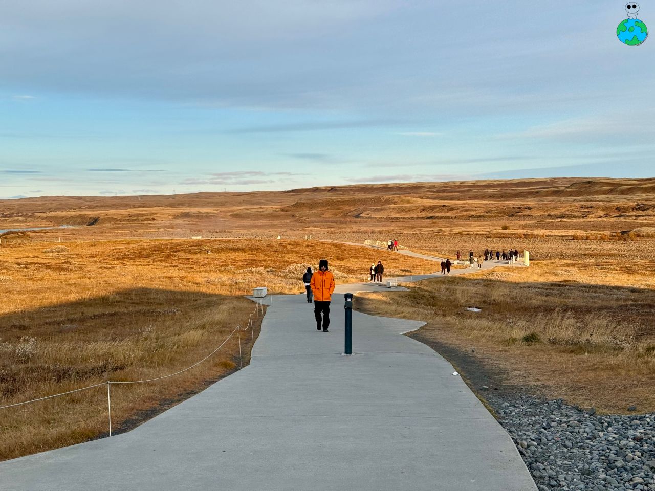 【冰島黃金圈景點】古佛斯瀑布Gullfoss,黃金瀑布羊肉湯 - 第9張圖 冰島Gullfoss古佛斯瀑布(黃金瀑布)