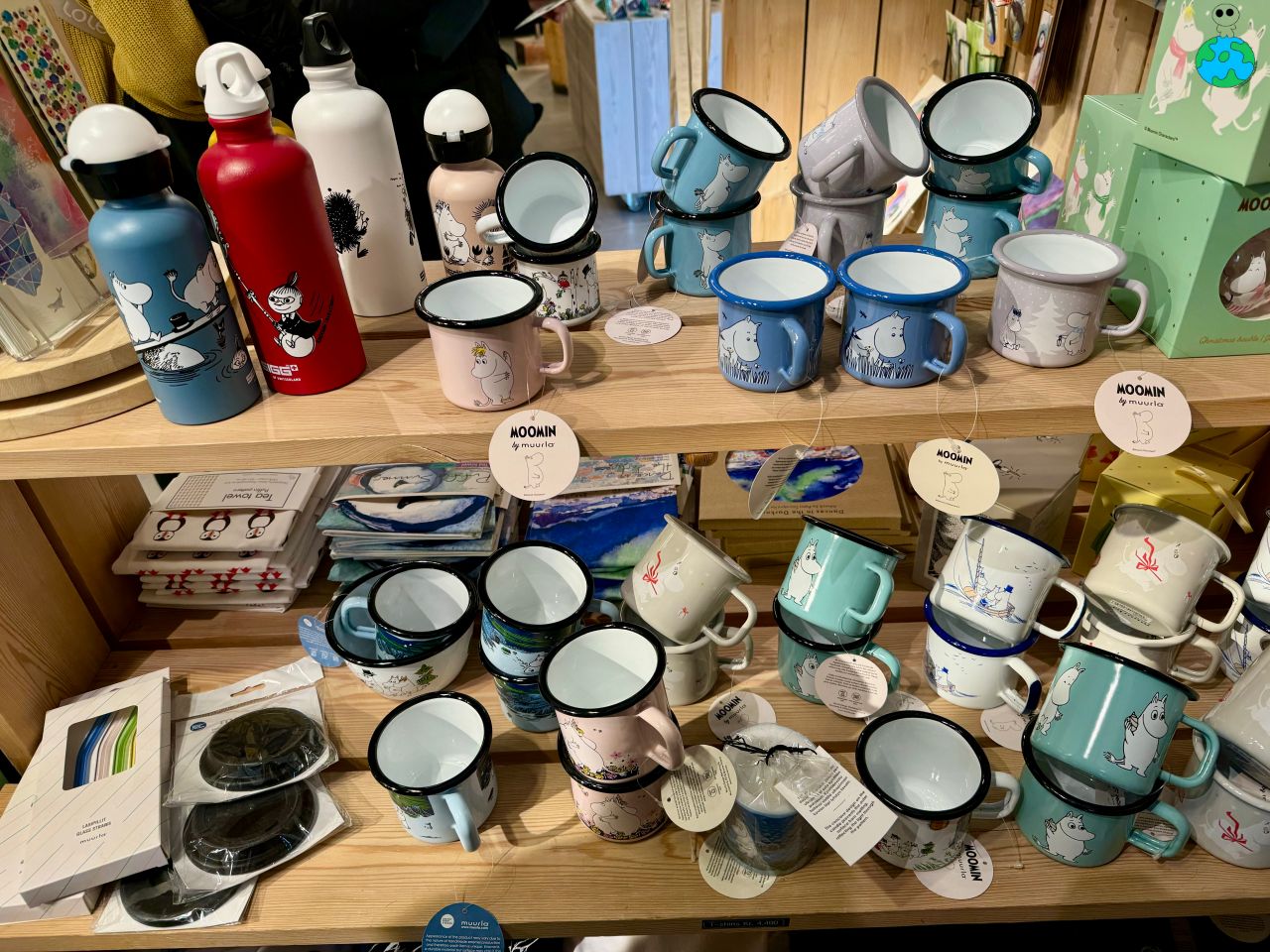 【冰島黃金圈景點】古佛斯瀑布Gullfoss,黃金瀑布羊肉湯 - 第6張圖 冰島Gullfoss古佛斯瀑布(黃金瀑布)商店