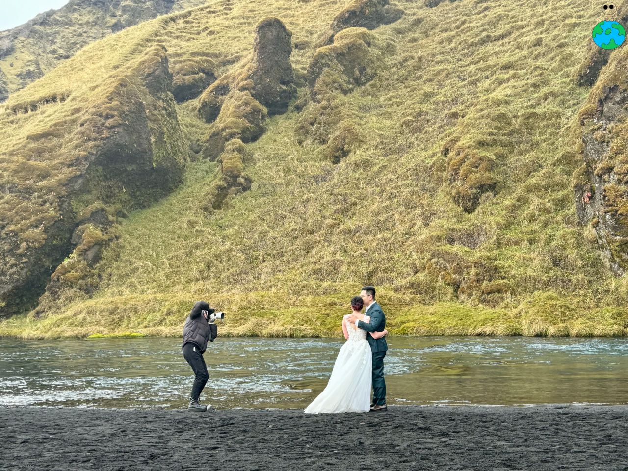 【冰島南部景點】斯科加瀑布Skogafoss,彩虹瀑布超壯觀! - 第5張圖 斯科加瀑布(Skogafoss)