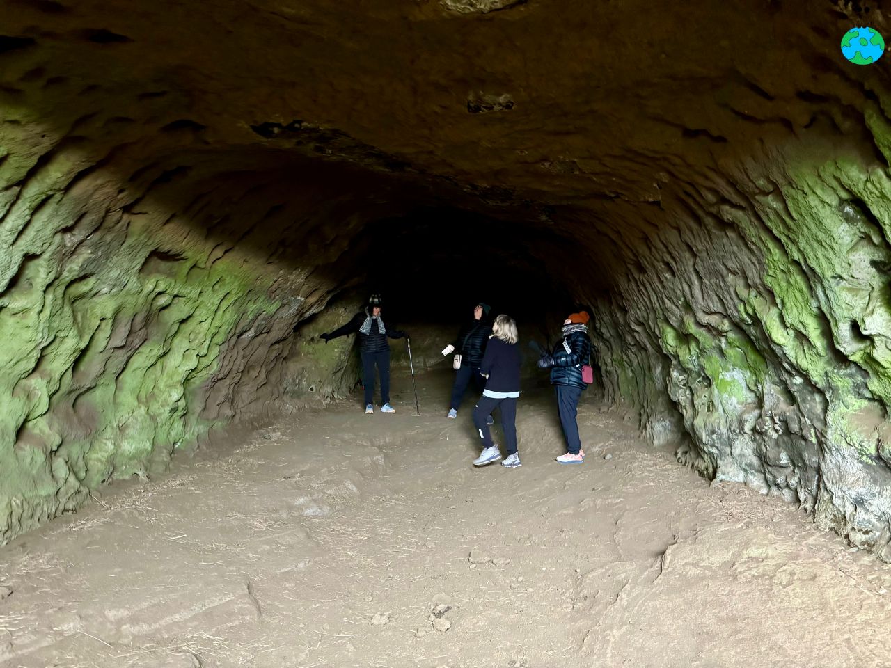 【冰島南部景點】Rutshellir Caves冰島最古老洞穴,免費參觀 - 第8張圖 冰島最大洞穴