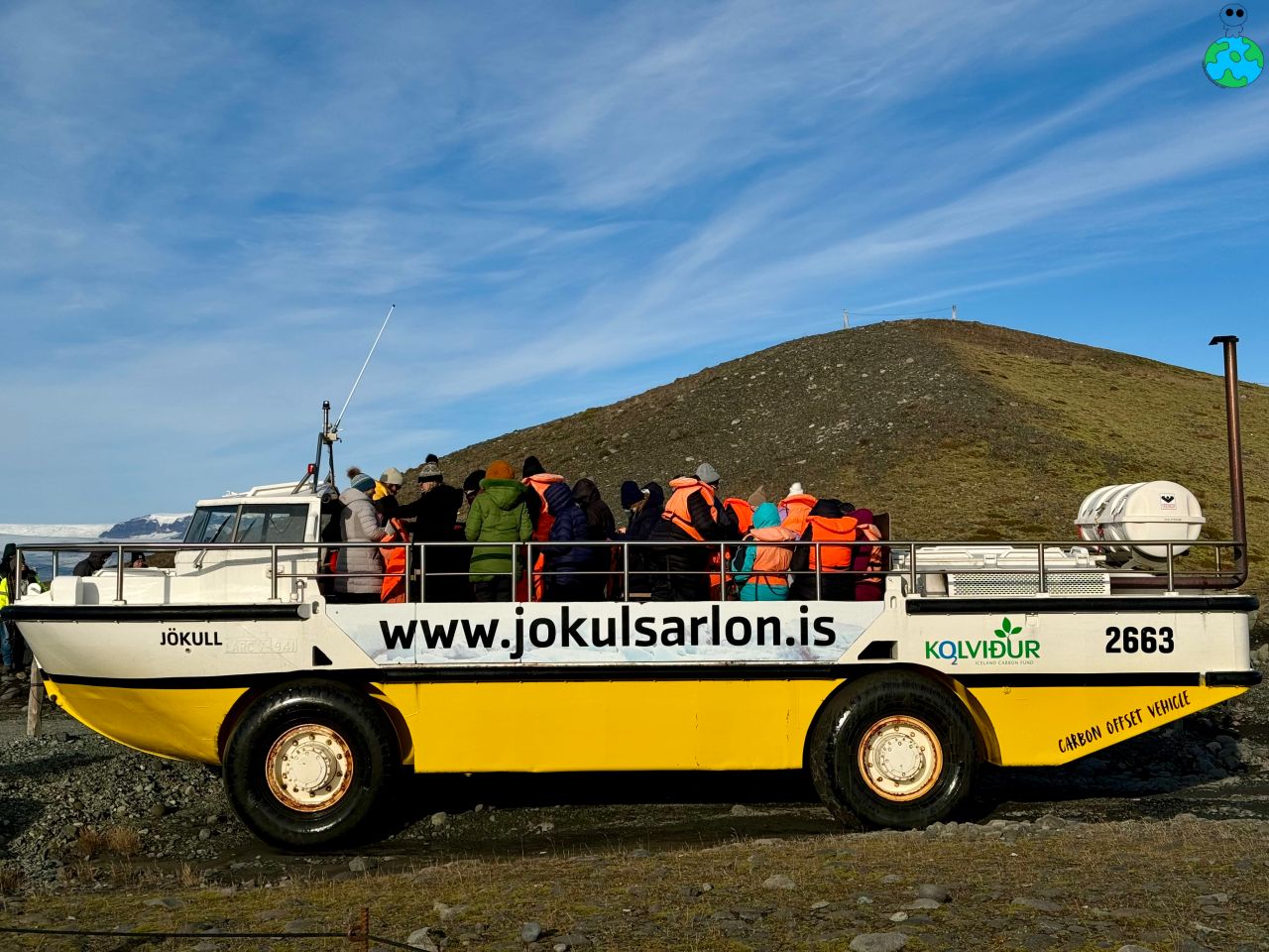 【冰島景點】Jökulsárlón 傑古沙龍冰河湖遊船、住宿、鑽石沙灘 - 第11張圖 傑古沙龍冰河湖兩棲船