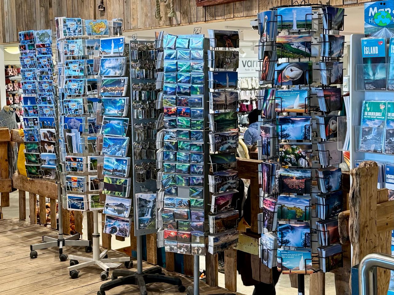【2025冰島伴手禮清單】冰島必買魚子醬、羊毛、魚油、帕芬鳥、保養品、火山岩冰塊 - 第18張圖