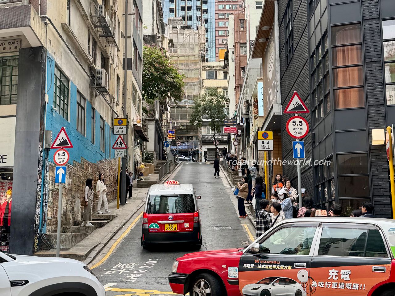 【2025香港景點】嘉咸街壁畫怎麼去?IG爆紅的中環塗鴉牆 - 第8張圖