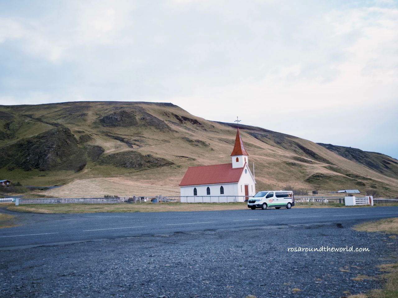 【冰島黑沙灘Reynisfjara】維克Vik黑沙灘玄武岩攻略