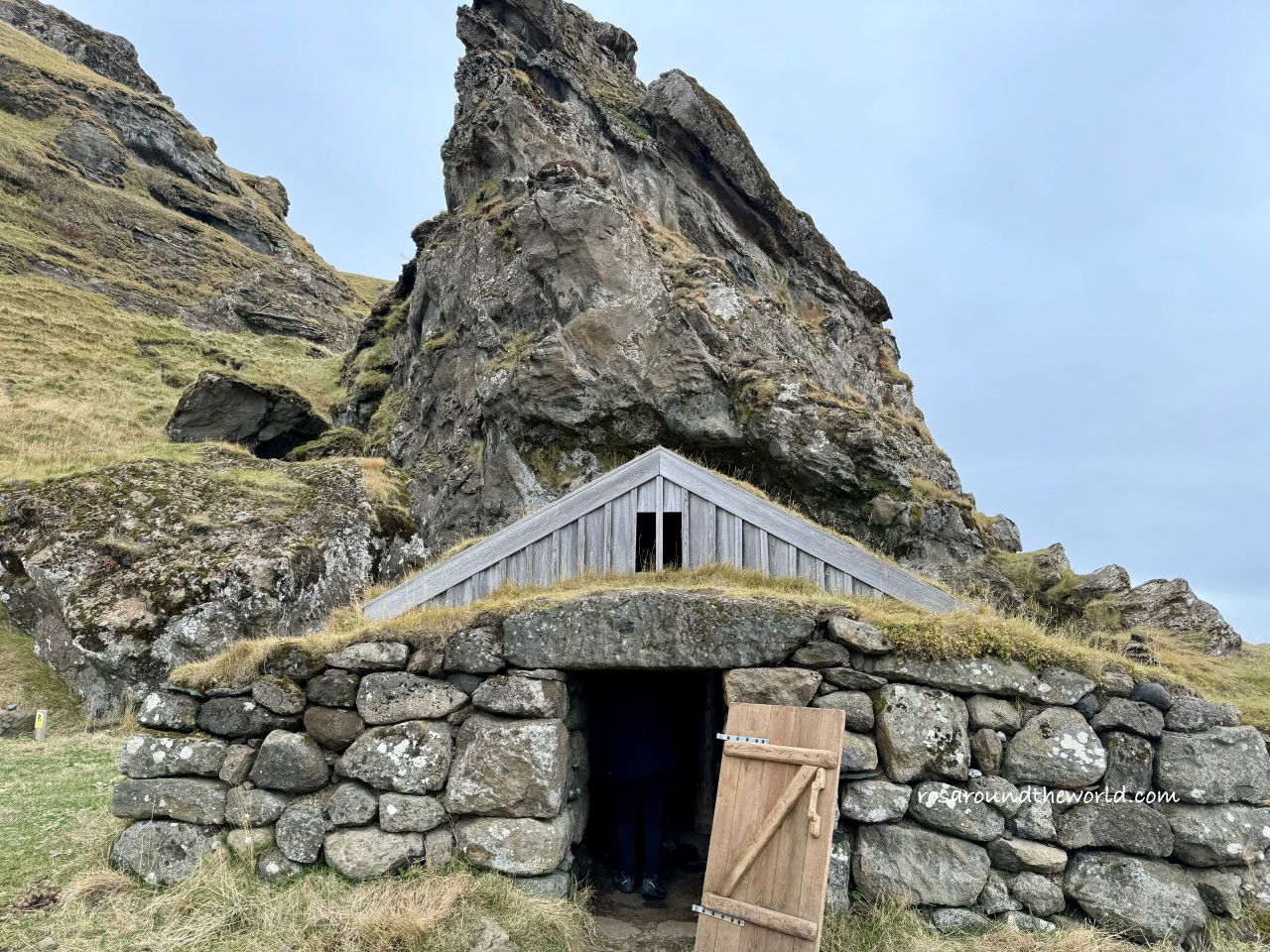 【冰島南部景點】Rutshellir Caves冰島最古老洞穴，免費參觀