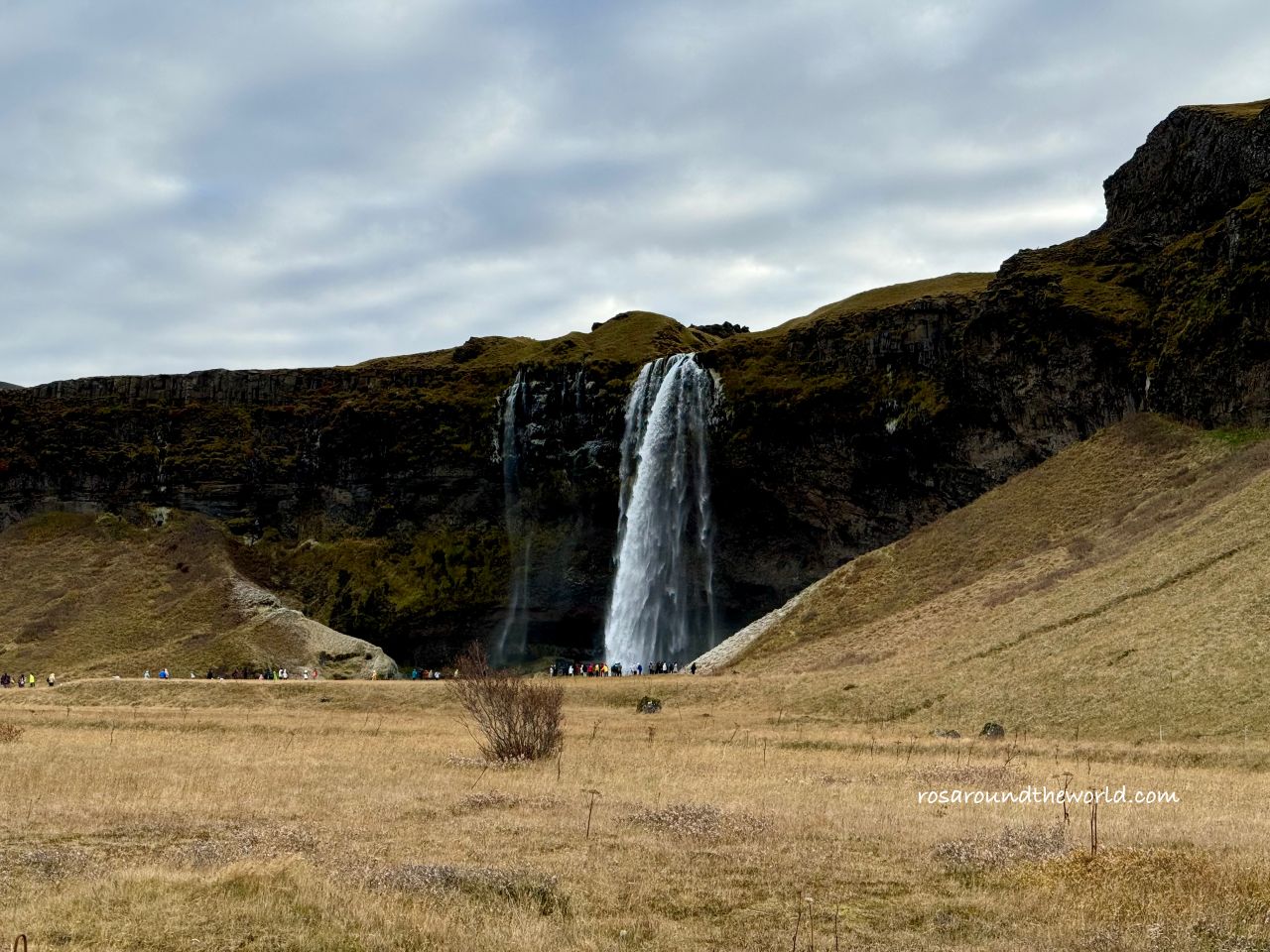 【冰島景點】塞里雅蘭瀑布Seljalandsfoss，水簾洞瀑布超震撼