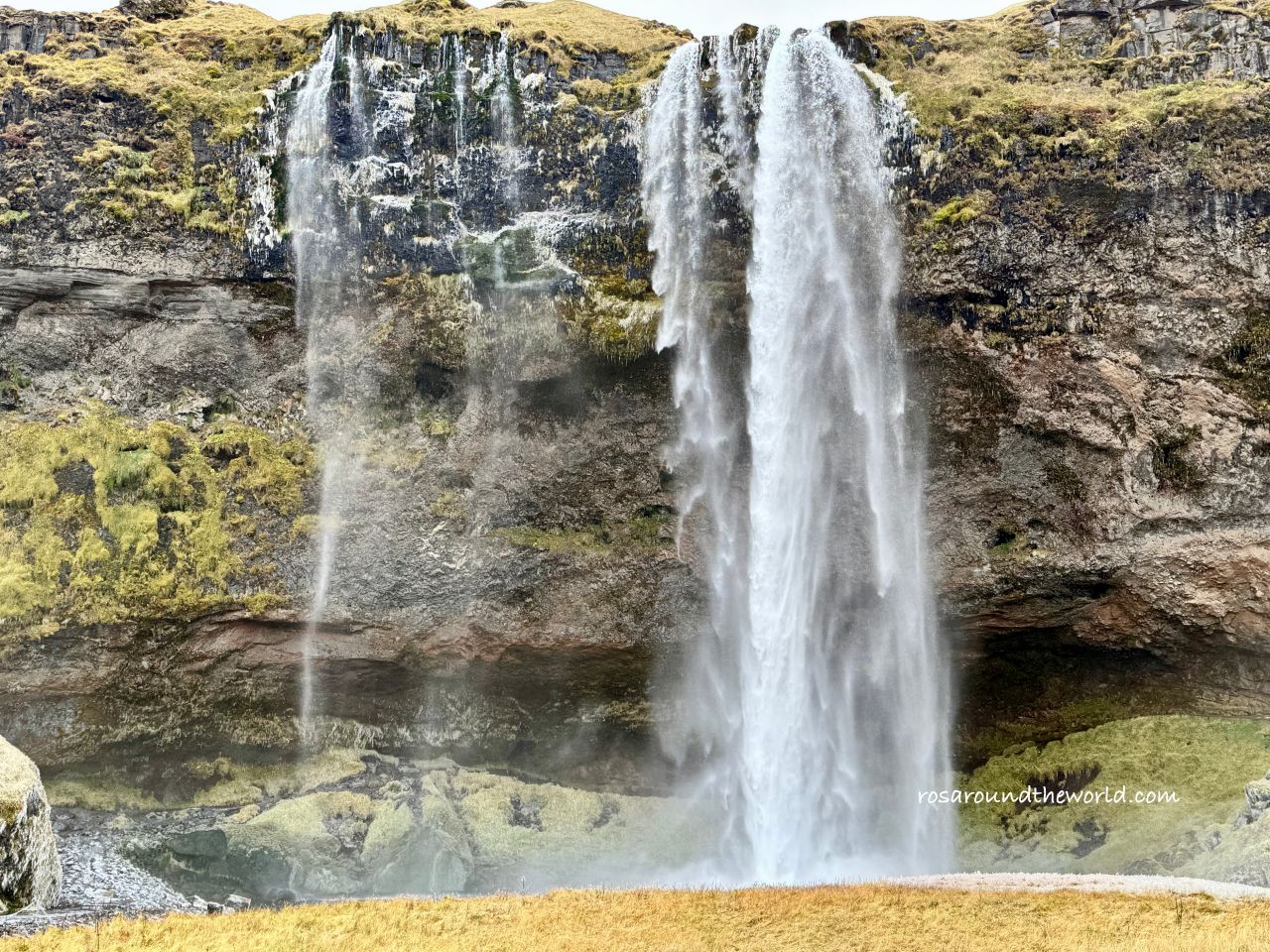 【冰島景點】塞里雅蘭瀑布Seljalandsfoss,水簾洞瀑布超震撼 - 第1張圖 【冰島景點】塞里雅蘭瀑布Seljalandsfoss,水簾洞瀑布超震撼