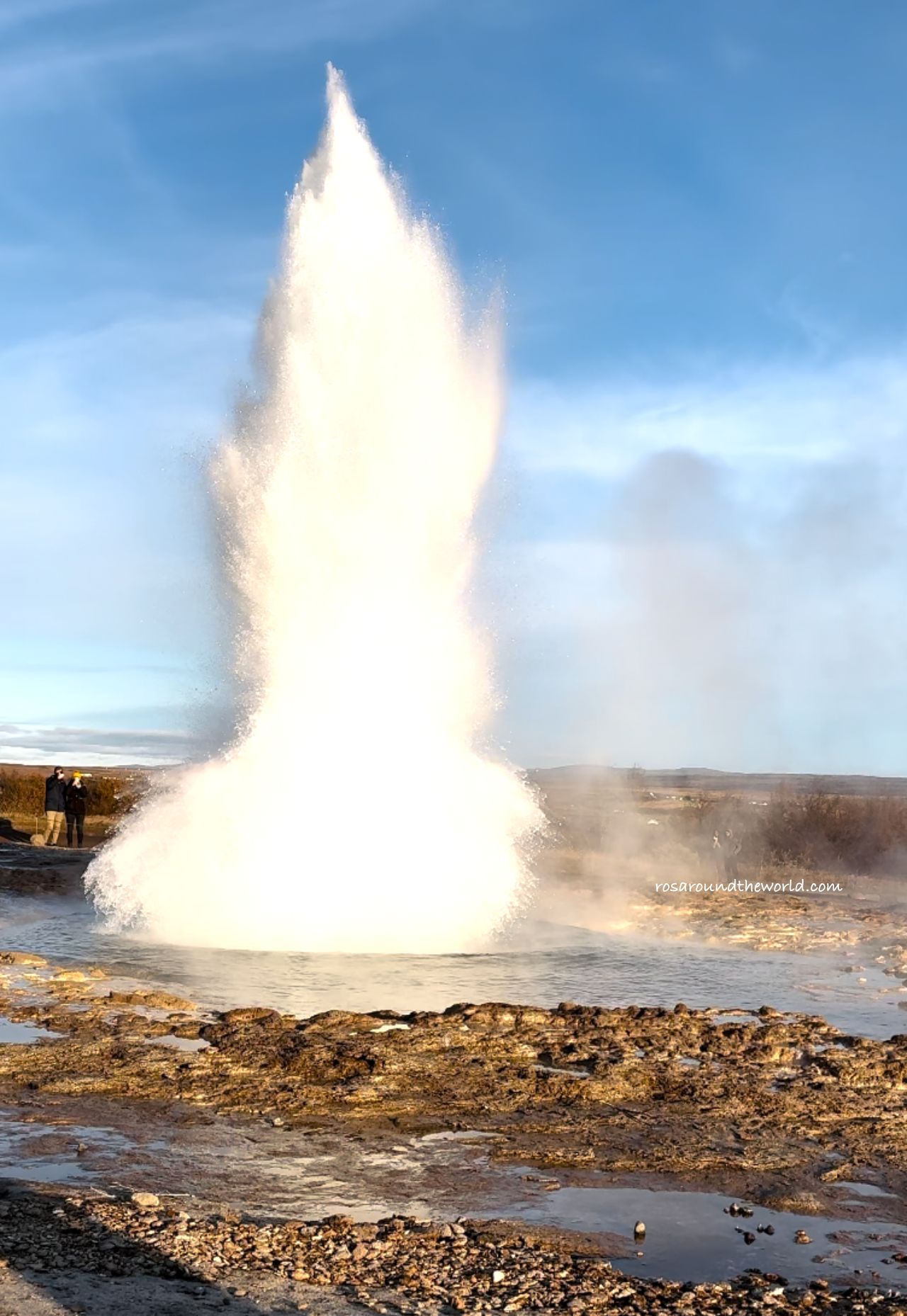 【冰島黃金圈景點】史托克Strokkur Geyser ＆蓋歇爾間歇泉