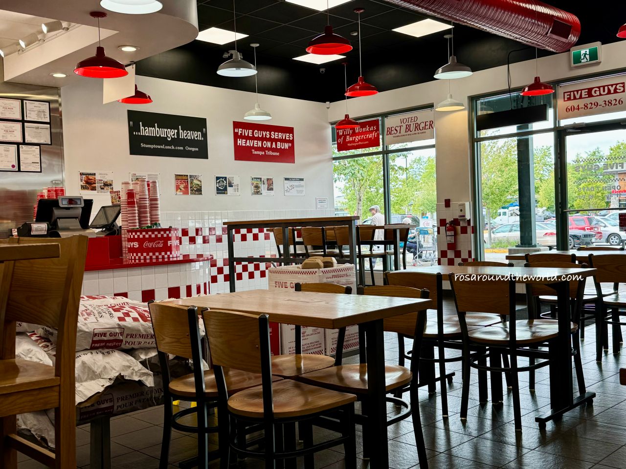 【Five Guys點餐攻略】中文菜單推薦、隱藏奶昔這樣點,15種配料任加 - 第2張圖 【Five Guys點餐攻略】中文菜單推薦、隱藏奶昔這樣點,15種配料任加