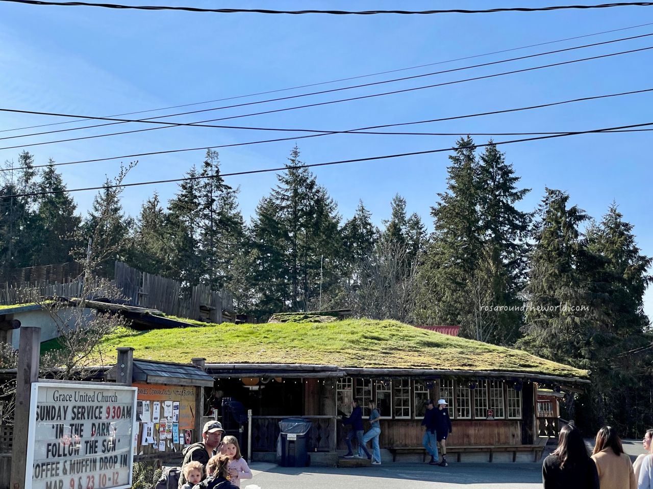【溫哥華島景點】Coombs庫姆斯小鎮半日遊,屋頂上的山羊超特別! - 第16張圖