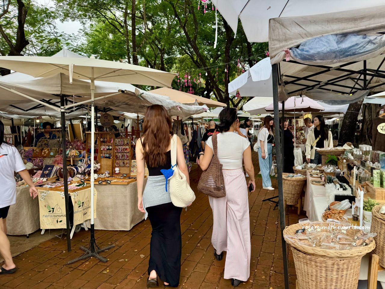 【清邁逛街景點】真心市集Jing Jai Market營業時間＆逛街攻略