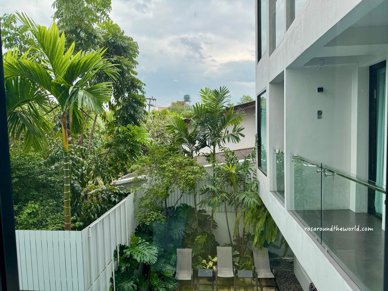 【清邁古城區住宿】POR Arak免費早餐、有泳池、地點方便