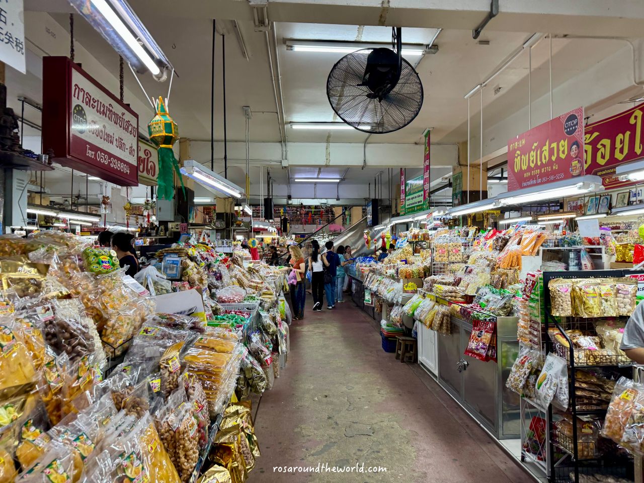 【清邁瓦洛洛市場】Warorot Market 在地百年市場，買伴手禮最便宜！