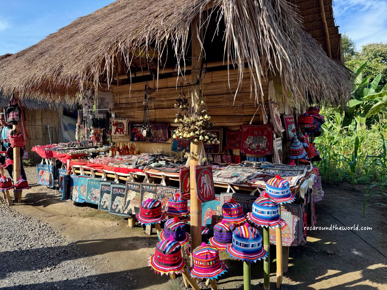 【清萊一日遊推薦】白廟、藍廟、黑廟、長頸族村＆午餐推薦