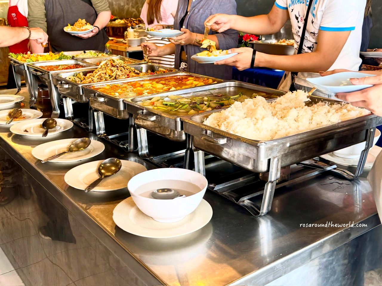 【清萊一日遊推薦】白廟、藍廟、黑廟、長頸族村＆午餐推薦