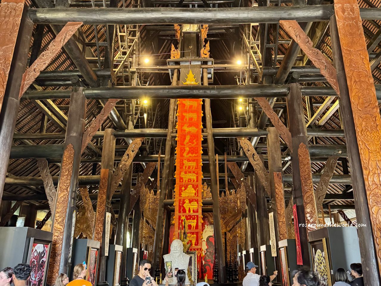 【清萊一日遊推薦】白廟、藍廟、黑廟、長頸族村＆午餐推薦