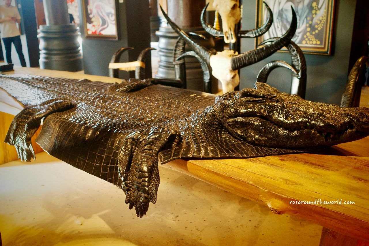 【清萊一日遊推薦】白廟、藍廟、黑廟、長頸族村＆午餐推薦