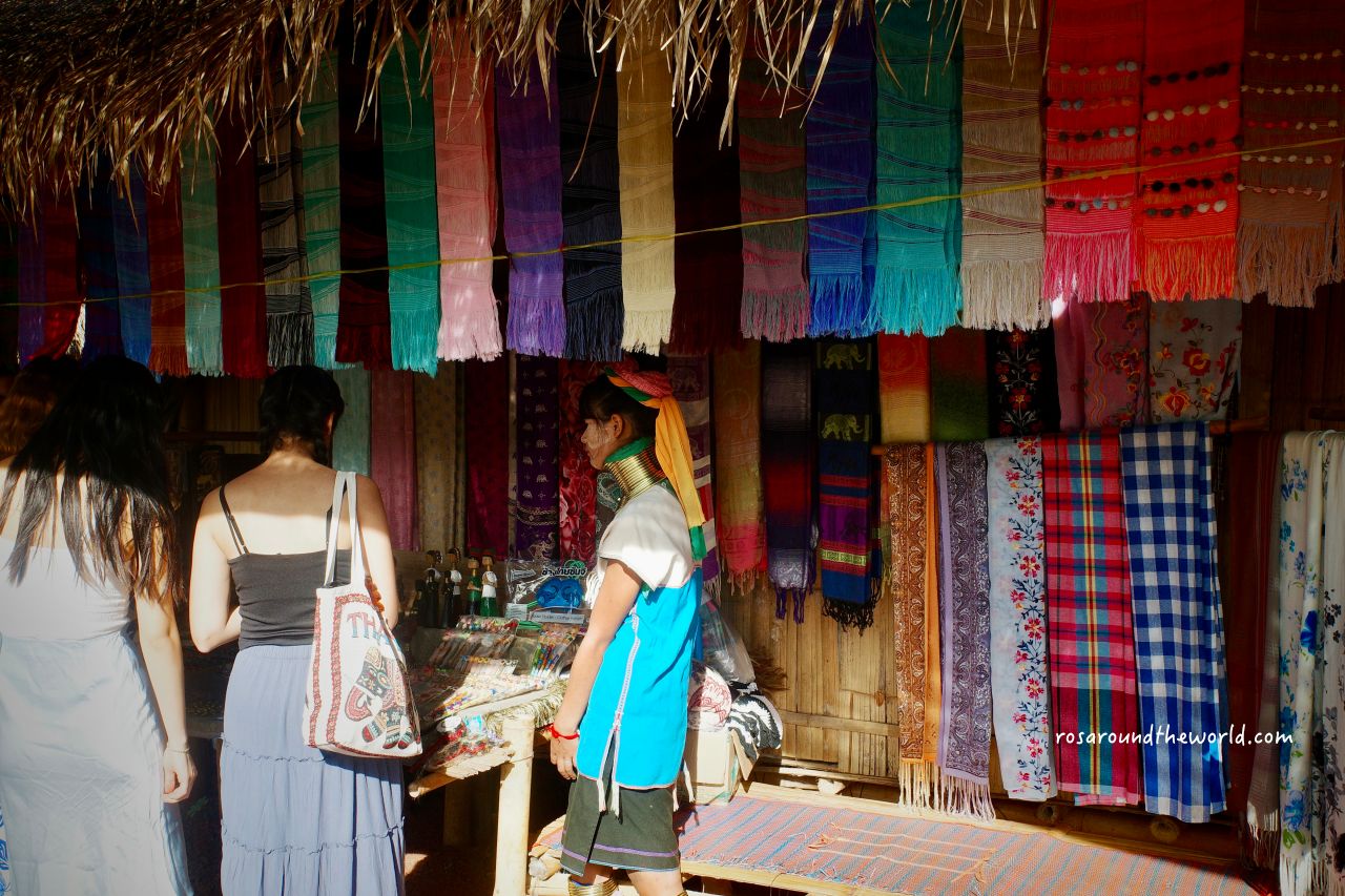 【清萊一日遊推薦】白廟、藍廟、黑廟、長頸族村＆午餐推薦