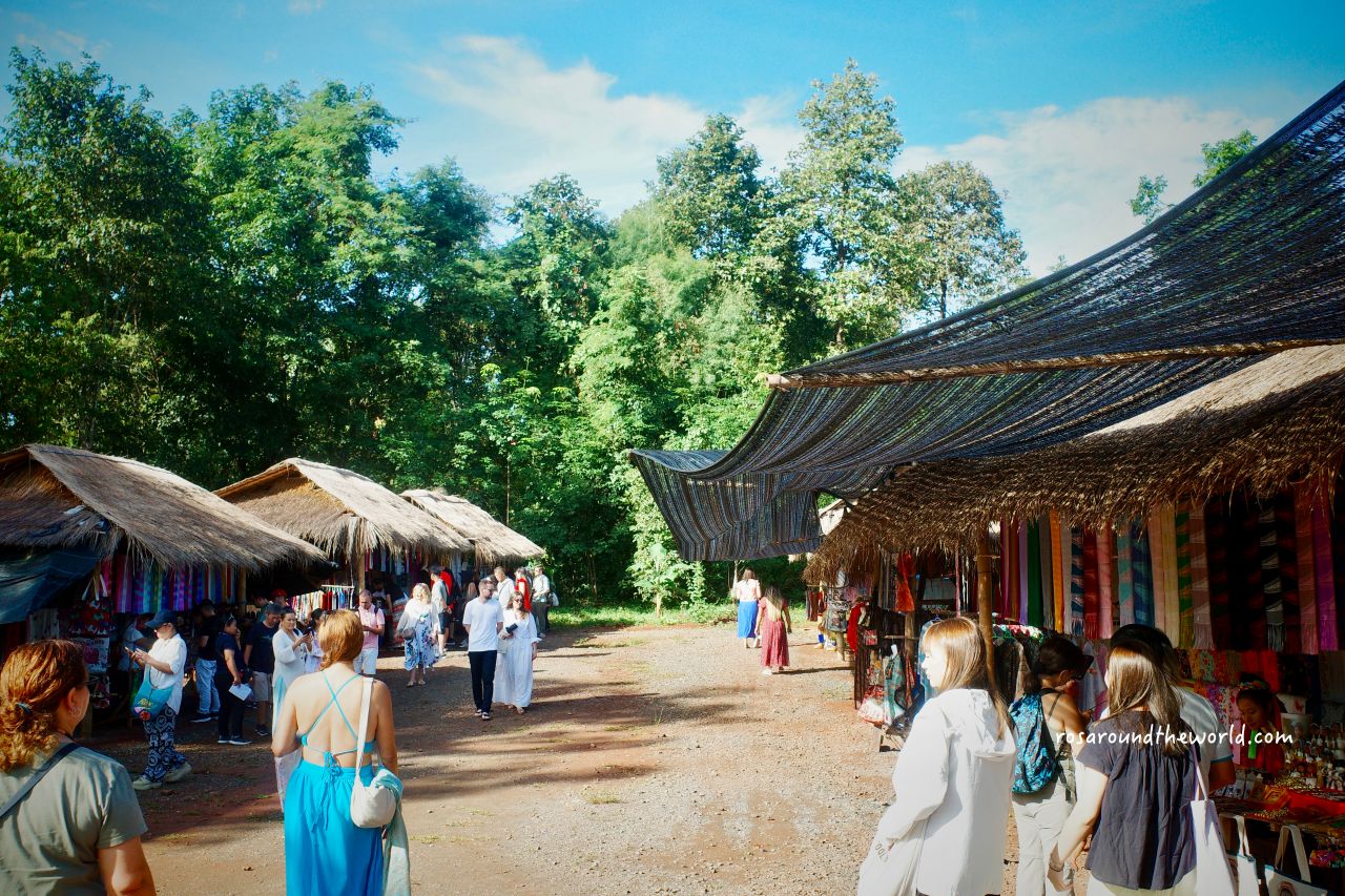 【清萊一日遊推薦】白廟、藍廟、黑廟、長頸族村＆午餐推薦