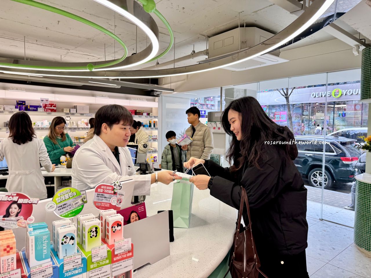 【弘大藥局推薦】首爾弘益藥局營業時間、必買、退稅&交通整理