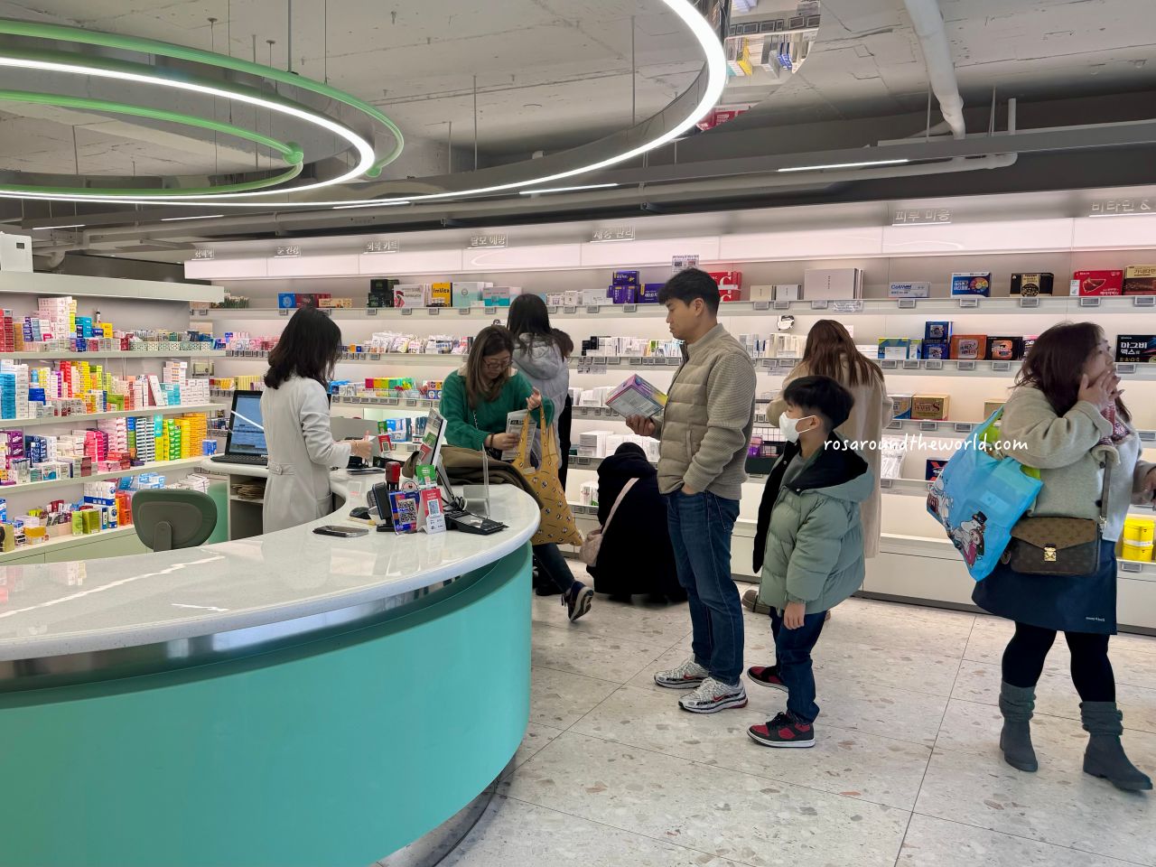 【弘大藥局推薦】首爾弘益藥局營業時間、必買、退稅&交通整理