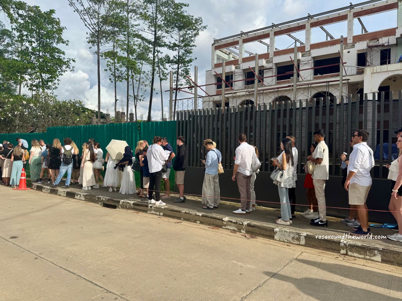 【清邁天燈節攻略2026】水燈節門票、日期、地點，CAD值不值得？