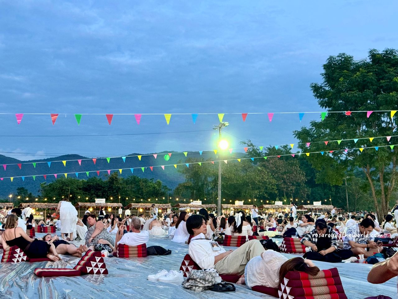 【清邁天燈節攻略2026】水燈節門票、日期、地點，CAD值不值得？