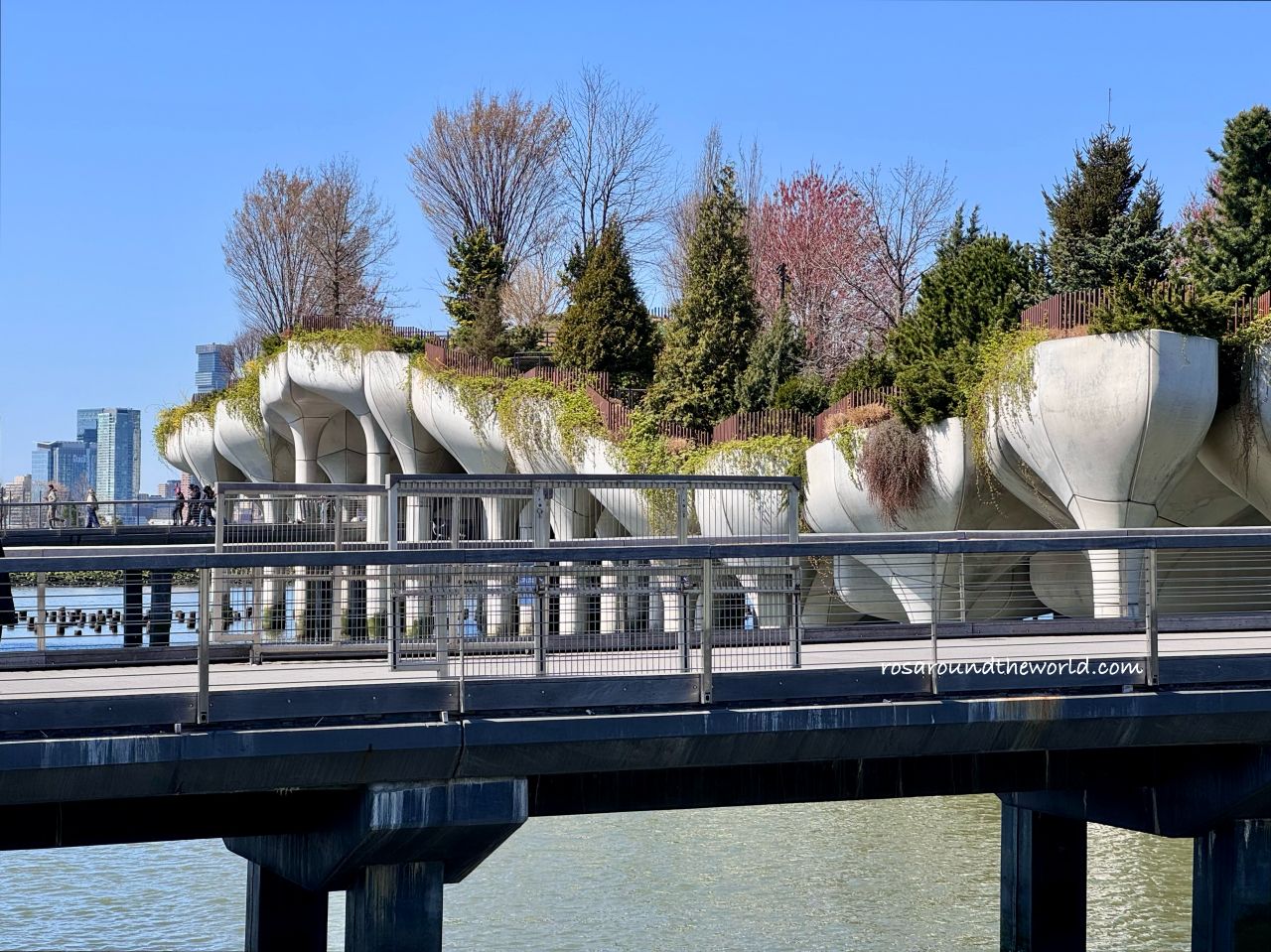 【紐約景點】雀兒喜市場必吃美食&高架公園、松果建築半日遊攻略