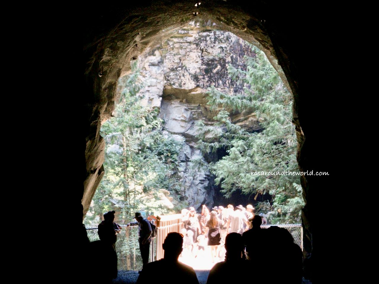 【溫哥華近郊景點】Othello Tunnels百年隧道,夏天避暑勝地 - 第1張圖 【溫哥華近郊景點】Othello Tunnels百年隧道,夏天避暑勝地