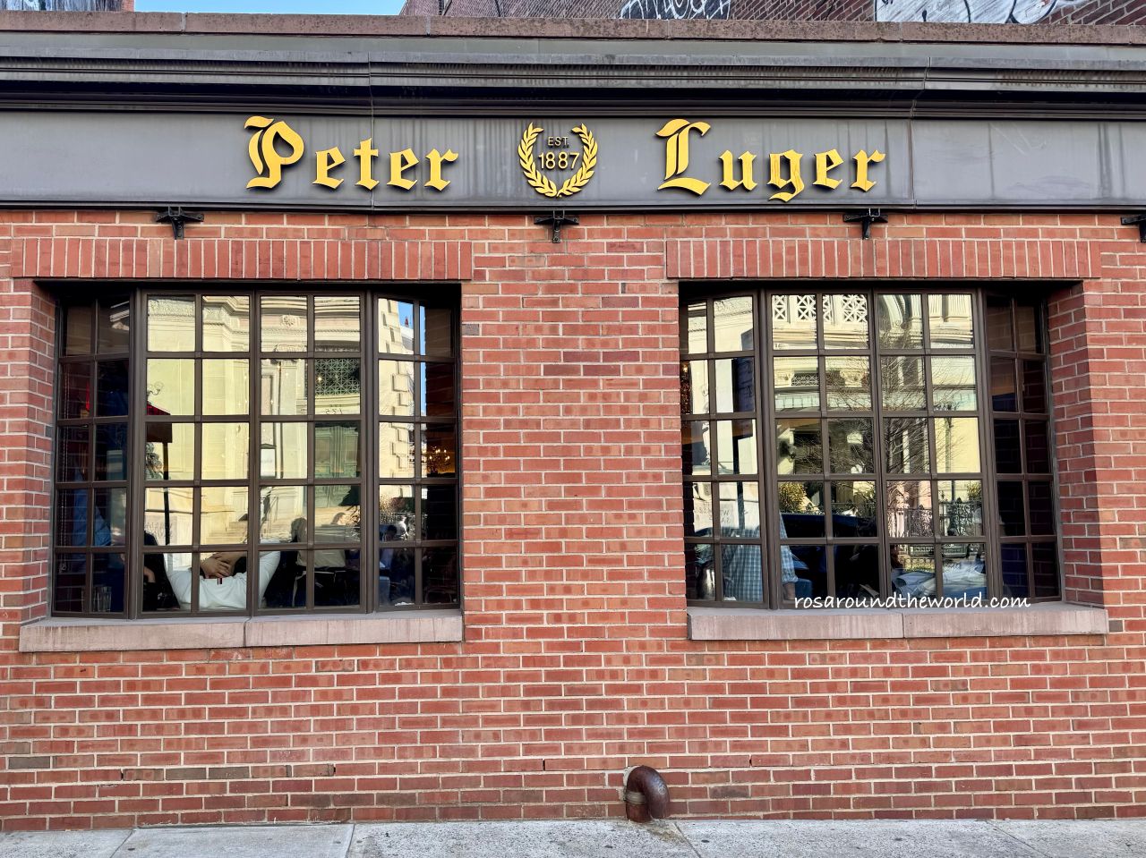 【紐約美食】Peter Luger紐約菜單、必點、訂位攻略,百年牛排館布魯克林本店 - 第2張圖 【紐約美食】Peter Luger紐約菜單、必點、訂位攻略,百年牛排館布魯克林本店
